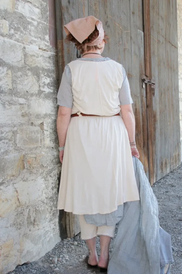 Kleider*Ewa i Walla Kleid 55802 ALISA in creme mit hellblauen PomPoms - gerippter Jersey