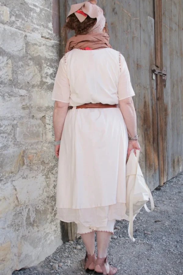 Kleider*Ewa i Walla Kleid 55802 ALISA in zartrosa mit rostroten PomPoms - gerippter Jersey