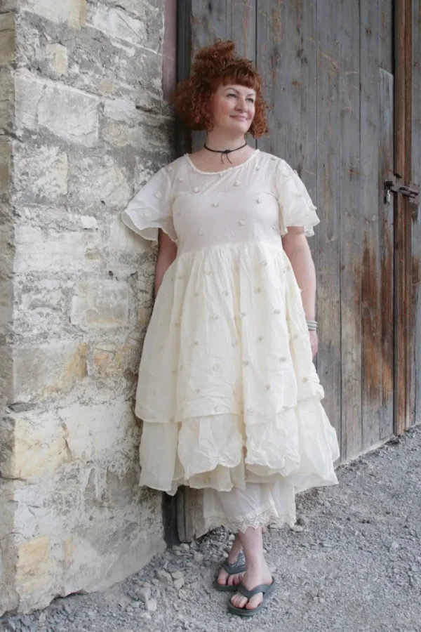 Kleider*Ewa i Walla Kleid 55800 EKANTA in creme mit PomPoms - Organza & Hardvoile aus reiner Baumwolle
