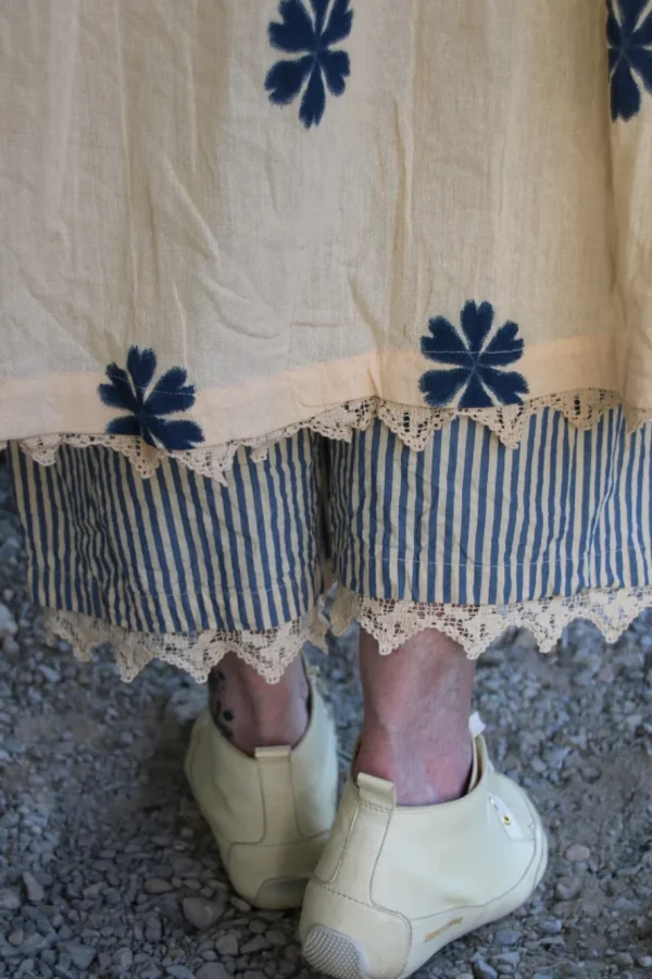 Kleider*Ewa i Walla Kleid 55846 SOLBRITT in creme mit Flowerprint (blue flower) - Baumwolle aus groben Gewebe