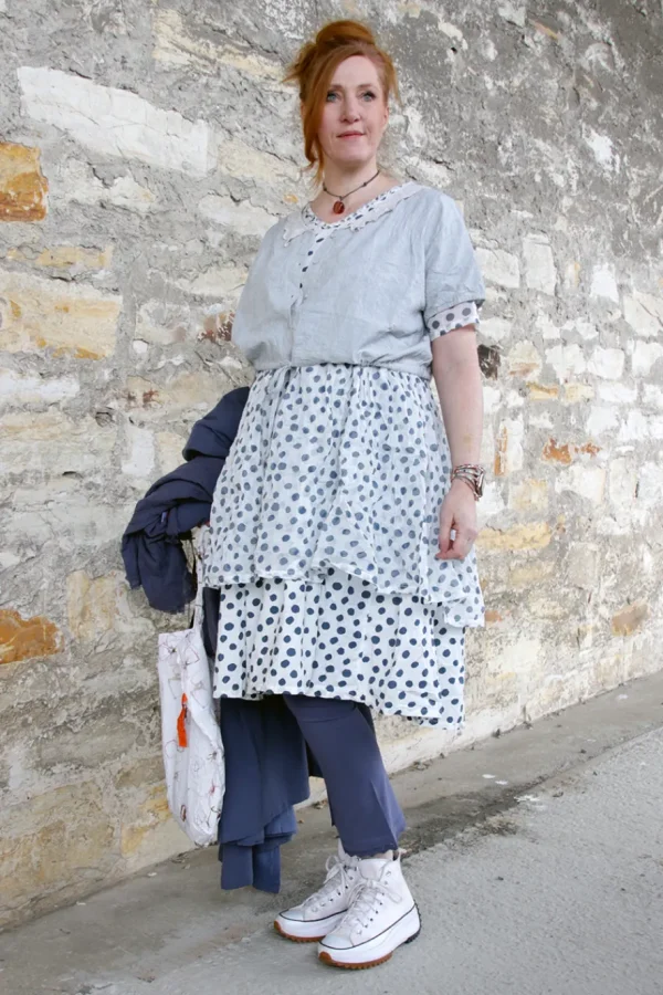 Kleider*Ewa i Walla Kleid DINTI 55888 in weiß mit blauen Punkten (original) - reine Baumwolle